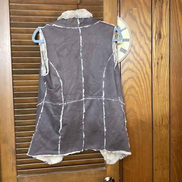 Faux fur soft vest - Picture 2 of 5